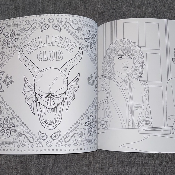 Stranger Things: The Official Coloring Book Season 4 - Picture 3 of 8